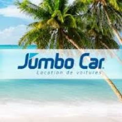 Noleggio auto Jumbo con vista sul mare turchese e palme, alloggio a Port-Louis Guadalupa