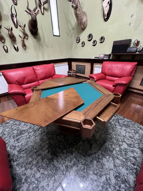 Villa Luxury PLUS con salón de cuero rojo, mesa de juegos en madera y trofeos de caza. Cerca de Puy Du Fou, Arges, Toledo, España
