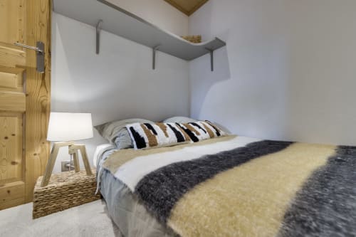 Petite chambre bien décorée