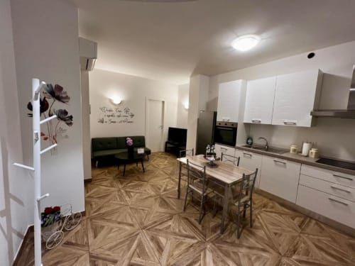 Apartman EmilBo' u San Lazzaro di Savena s otvorenom kuhinjom, blagovaonicom i dnevnom sobom