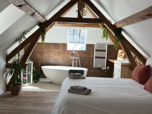 Appartement Le Duplex au Laurencin, appart’hôtel à Sens centre-ville. Cuisine équipée, wifi, linge, arrivée autonome, baignoire. Réservez en direct.