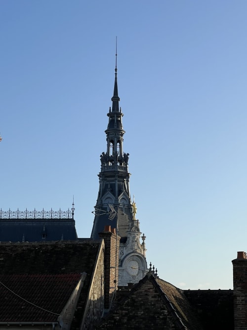 Appartement Le Family au Laurencin, appart’hôtel à Sens centre-ville. Cuisine équipée, wifi, linge, arrivée autonome, vue partielle monument historique. Réservez en direct.