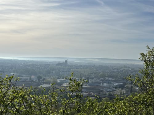 Les appartements Le Laurencin sont situés dans le cœur historique de Sens, dans l'Yonne. A seulement 1h de paris en train, sur l'A5 et l'A19 idéal sur la route des vacances ou pour le business. 
