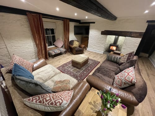 Cosy farmhouse for up to 15 guests. Group stays celebrations families