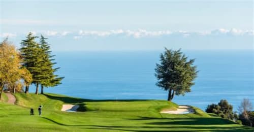 chambre d'hôte golf Côte d'Azur, séjour golf alpes maritimes, vacances golf au soleil cagnes sur mer, stage golf avec hebergement Côte d'Azur, simulateur golf trackman