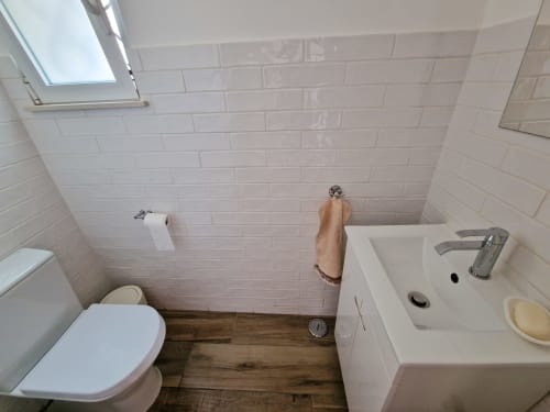 Toilet with sink on the ground floor - Villa Casa Claudina