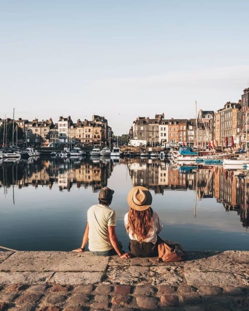 Port de Honfleur proche que l'on peut visiter au départ du Domaine des Thomins maison d'hôte Cisai Saint-Aubin Hôtel Gacé