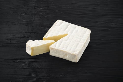 Fromage Pont l'Evêques que l'on peut déguster au Domaine des Thomins Maison d'hôte Cisai Saint-Aubin Hôtel Gacé