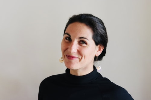 Patty, gestionnaire de propriété à Conciergerie Pour Tous à Darazac en France, souriante à la caméra