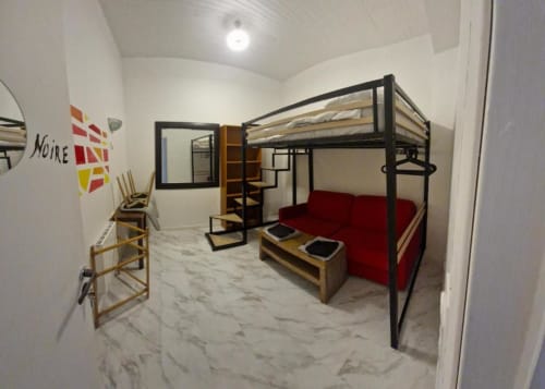 alt="Chambre d'hôte sans fenêtre à Marseille 3ème - Confort moderne"
alt="Chambres confortables sans fenêtre à Marseille 3ème arrondissement"
alt="Location de 3 chambres petit budget à Marseille 3ème"
" alt="Vue depuis la location de trois chambres économiques à Marseille 3ème arrondissement"
alt="chambre pas cher à Marseille"







