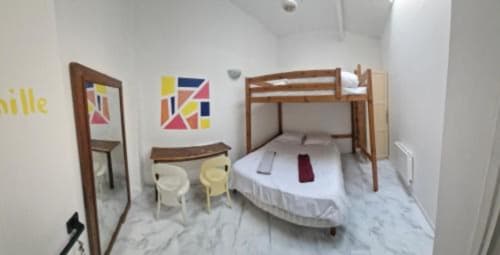 alt="Chambre d'hôte sans fenêtre à Marseille 3ème - Confort moderne"
alt="Chambres confortables sans fenêtre à Marseille 3ème arrondissement"
alt="Location de 3 chambres petit budget à Marseille 3ème"
" alt="Vue depuis la location de trois chambres économiques à Marseille 3ème arrondissement"
alt="chambre pas cher à Marseille"







