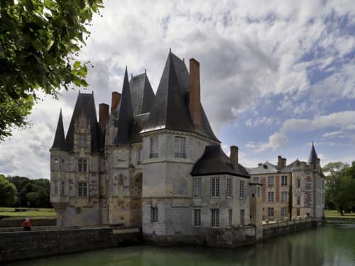 Le Château d'O que l'on peut visiter au départ du Domaine des Thomins Maison d'hôte Cisai Saint-Aubin Hôtel Gacé