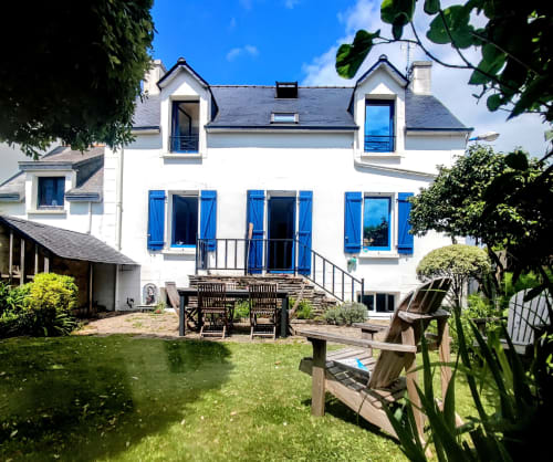 La Maison du Pêcheur à Doëlan, façade bord de mer , vue mer avec jardin clos
