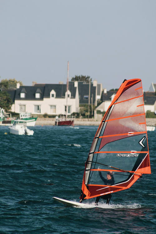 char a voile planche a voile surf mer sensations