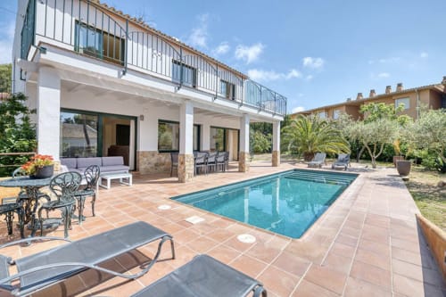 Beachside cottage in Palafrugell with private pool, terrace seating, and garden views