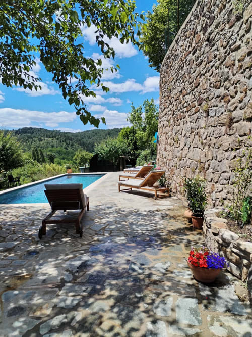 Mes Maisons Swimming pool for both gites