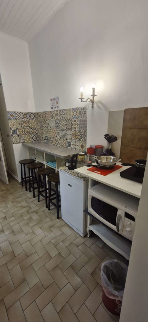 Chambre double climatisée LGBTQ+ friendly dans la cité phocéenne.

Hébergement économique au cœur de Marseille, proche du Vieux-Port.

Chambre cosy et climatisée dans un B&B LGBTQ+ friendly à Noailles.

Séjour abordable dans une chambre double confortable près de la Canebière.

Maison d’hôtes chaleureuse et inclusive, idéale pour un séjour économique.

Chambre Hibiscus avec climatisation, proche du centre-ville et du Panier.

Séjour pas cher dans un hébergement accueillant et économique.

Chambre d’hôte cosy près du quartier animé de La Joliette.

Lit confortable et climatisation dans une chambre double proche du Cours Julien.