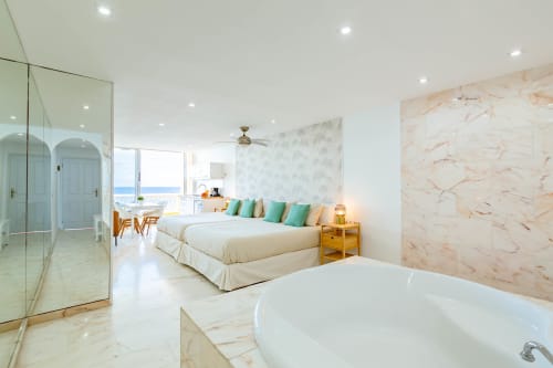 Sunset ocean view double studio apartment in Arguineguín with marble bathroom, ocean views, and modern amenities