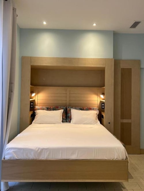 Bed 180 cm x 200