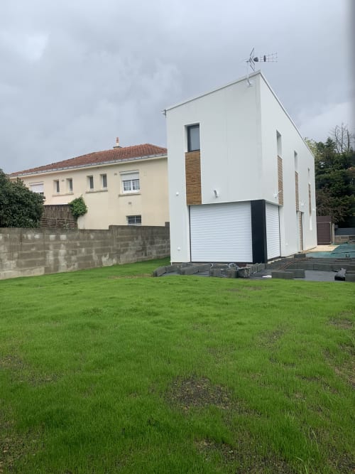 Maison d'hôtes moderne blanche avec garage à La Maison Blanche B&B à Bouguenais, France
