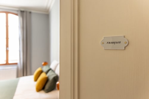 François Room nameplate at Le Prieuré Notre-Dame bed and breakfast in Montfrin, France