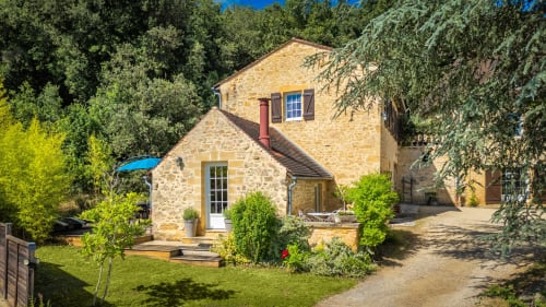 Stenen cottage kamer bij Domaine De Campagnac, Carsac-Aillac, met aangelegde tuin en zwembadtoegang