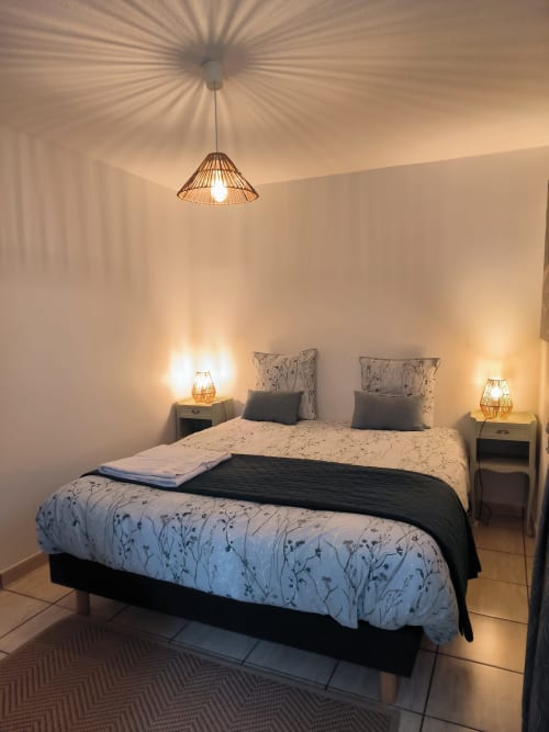 Chambre-Les Noyers- Gites- Auvergne-Puy-Dome