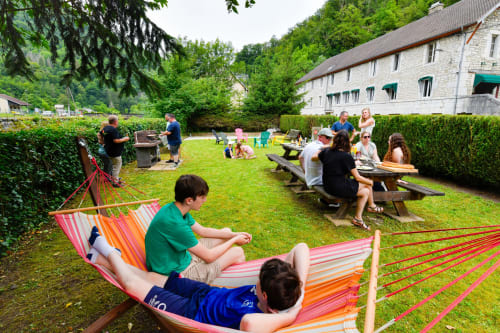 Jardin avec terrain de pétanque & barbecue