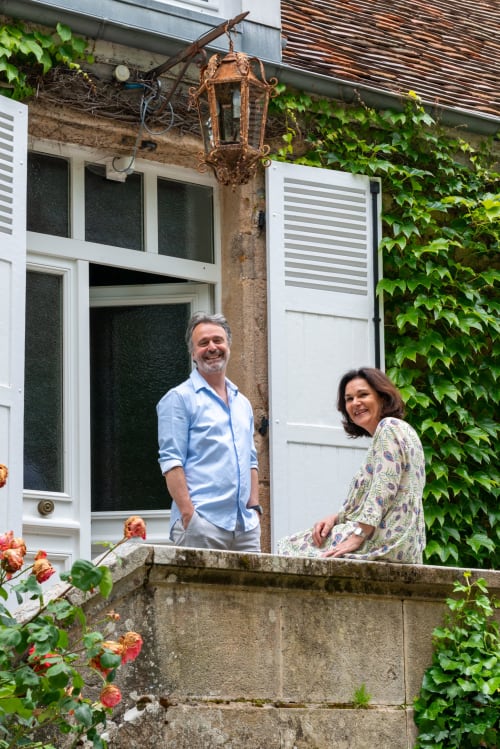 Accueil chaleureux à La Maison 1680 : vos hôtes à Couches
