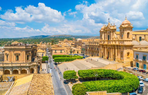 Cattedrale di Noto, città, Noto, architettura, alberi, paesaggio, vista panoramica, a pochi metri dal nostro Hotel, cultura, barocco, centro storico