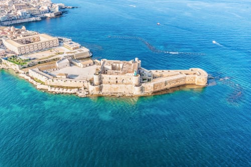 Mare, Ortigia, Siracusa, Castello Maniace, Orecchio di Dionisio.