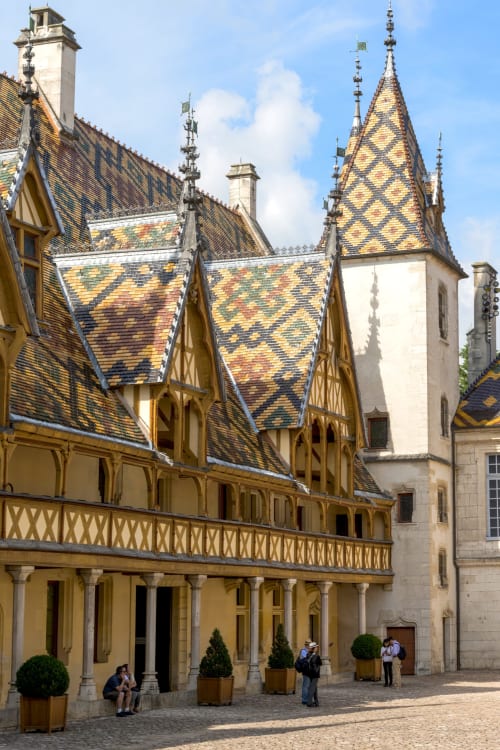 Visite des Hospices de Beaune. Patrimoine emblématique de la Bourgogne.