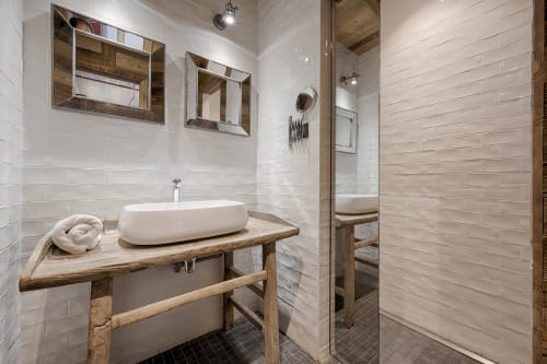 Chalet le Perchoir,Salle d'eau, douche et lavabo de la chambre platine