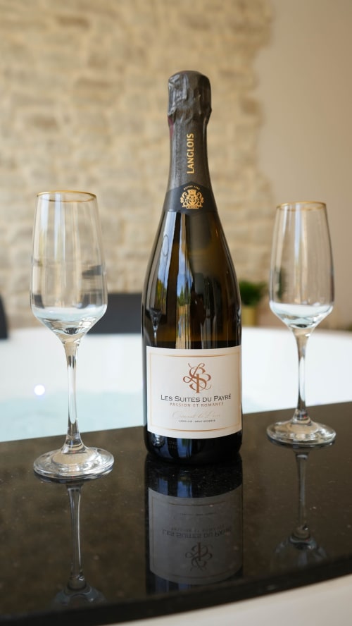 Bouteille offerte pendant votre séjour dans notre Love Room Vendée