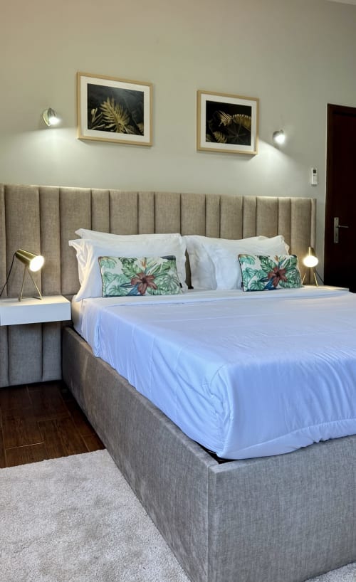 Cama King Size em quarto duplo deluxe