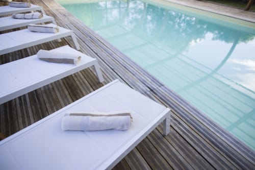 Piscine privative, location de maison dans le sud Aveyron, Martrin