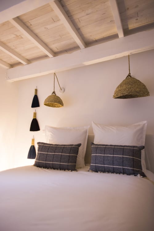 Chambre tout confort, location maison sud aveyron avec piscine privative et spa. 