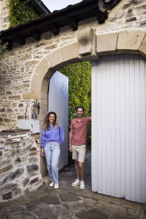 Pascal Grillon et Pauline Vasseur, location maison sud Aveyron, avec piscine privative et spa. 