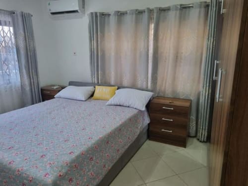King size bed 