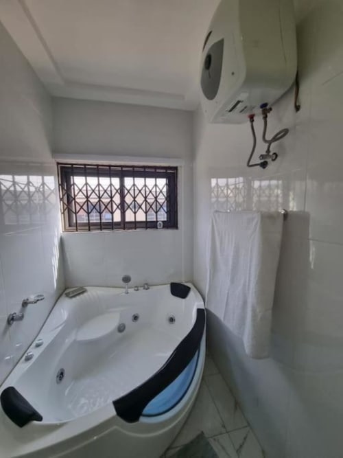 Jacuzzi ,fresh linen 