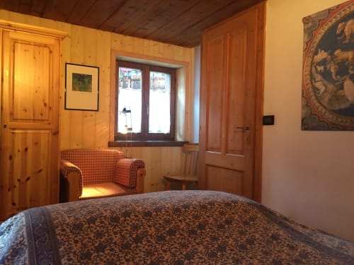 La Tana dell'Orso,splendida struttura Agrituristica appena rinnovata nel centro storico di Forni di Sopra ha degli splendidi terrazzi dove è consentito fumare. Gli appartamenti sono tutti dotati di WeFi fibra super veloce , Smart TV satellitare + Netflix. Inoltre la struttura ha tre parcheggi e consente l' accesso agli animali :Free Parking e Pet frendly. Inoltre in struttura troverete chi su richiesta ofre il servizio di accompagnatore per splendide escursioni in una natura incontaminata ricca di sorprese e potrete visitare i posti più belli e nascosti del comprensorio di Forni di Sopra. www.giacomelli-house.com
