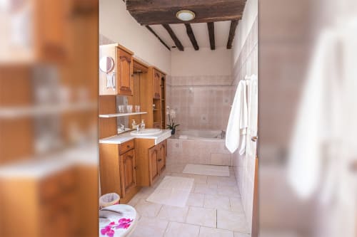 Salle de bain maison des Pandas à Chémery
