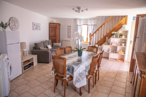 Séjour maison des Ours à Chémery