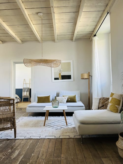 location maison de vacances, vue mer, Bastia, Corse. Salon cosy dans maison avec jardin