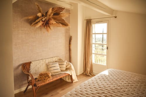 Room with view, dried flower bouquet, rattan, bench, king size bed, nature decoration, room with storage, large room, hill view