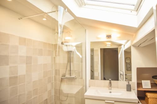 Bathroom, 3 bathrooms, Italian shower, tastefully decorated, 2 master suites