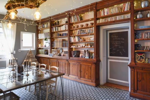 Découvrez notre gîte de groupe idéal pour 15 personnes, niché au cœur des Landes. Une location de vacances unique avec piscines. 8 chambres