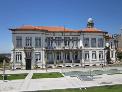OPorto Cheers Gaia - flats near Camara de Gaia and Yetman. Pet Friendly, Shared Gardens, 