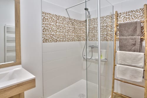 Chambre Anatole, accessible PMR au rez-de-chaussée, douche italienne, Auberge Ti'gousket, Guingamp