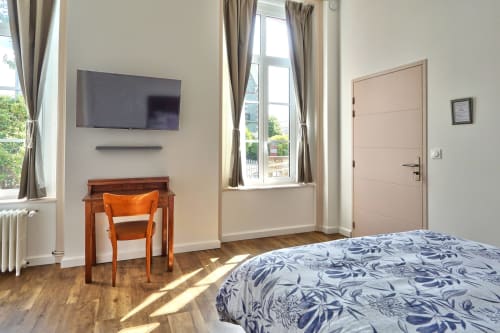 Chambre Anatole, lumineuse, accessible PMR au rez-de-chaussée, Auberge Ti'gousket, Guingamp